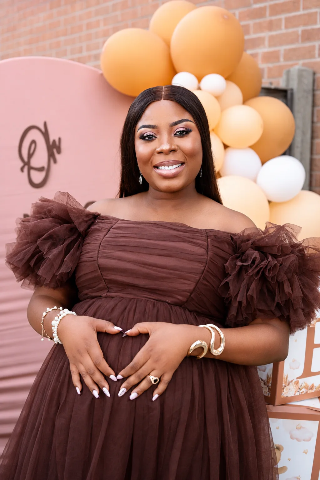 Elegant outdoor maternity portrait